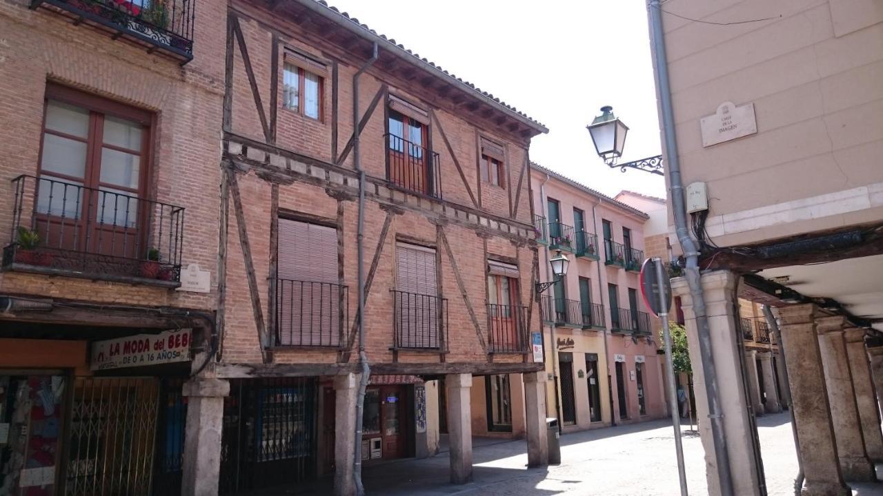 Casa De Huespedes Vecinodecerbantes Hotel Alcalá de Henares Eksteriør billede