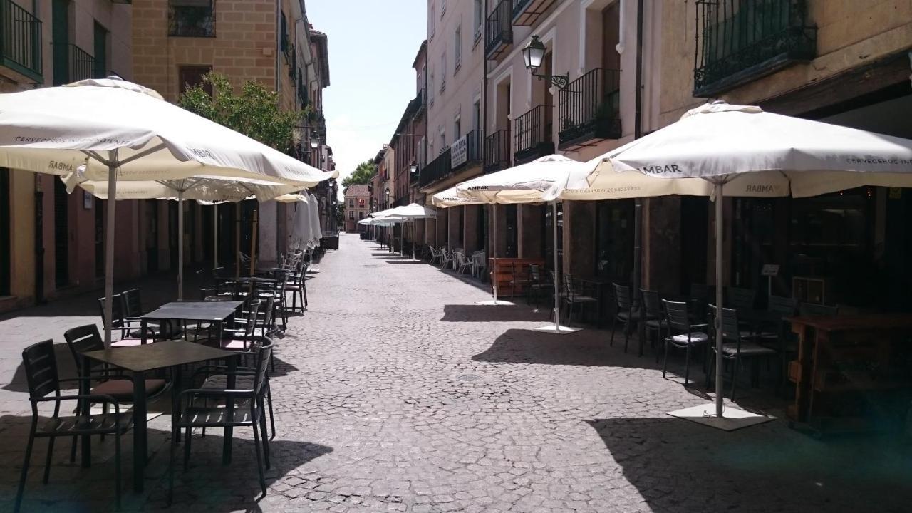 Casa De Huespedes Vecinodecerbantes Hotel Alcalá de Henares Eksteriør billede