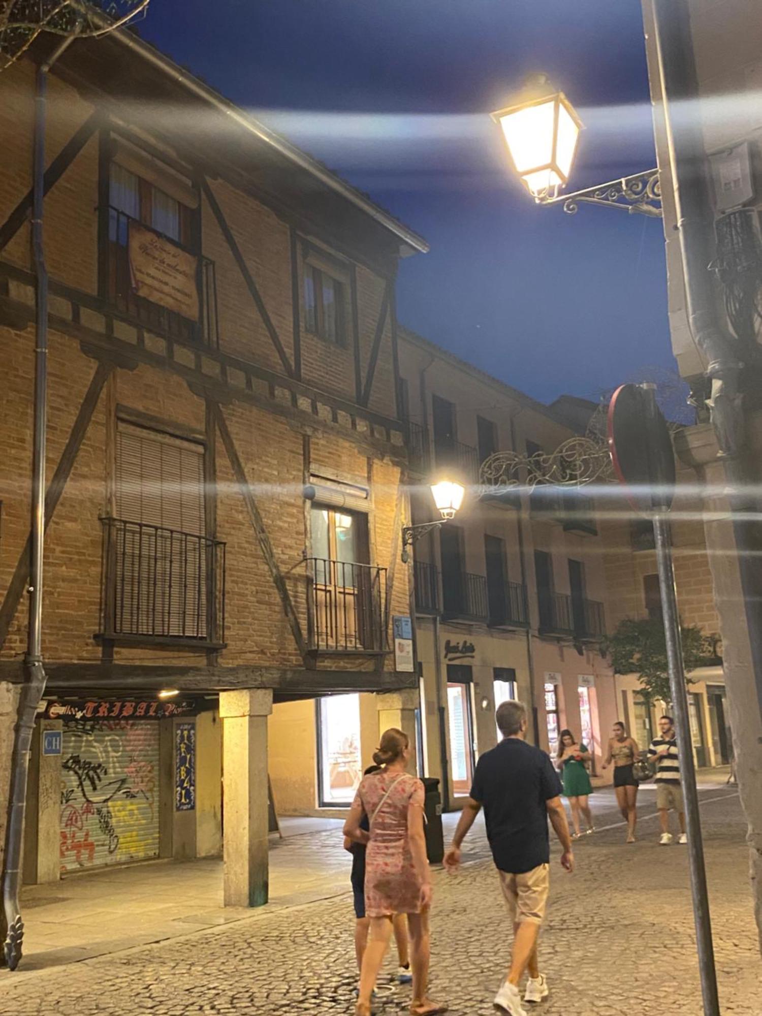 Casa De Huespedes Vecinodecerbantes Hotel Alcalá de Henares Eksteriør billede