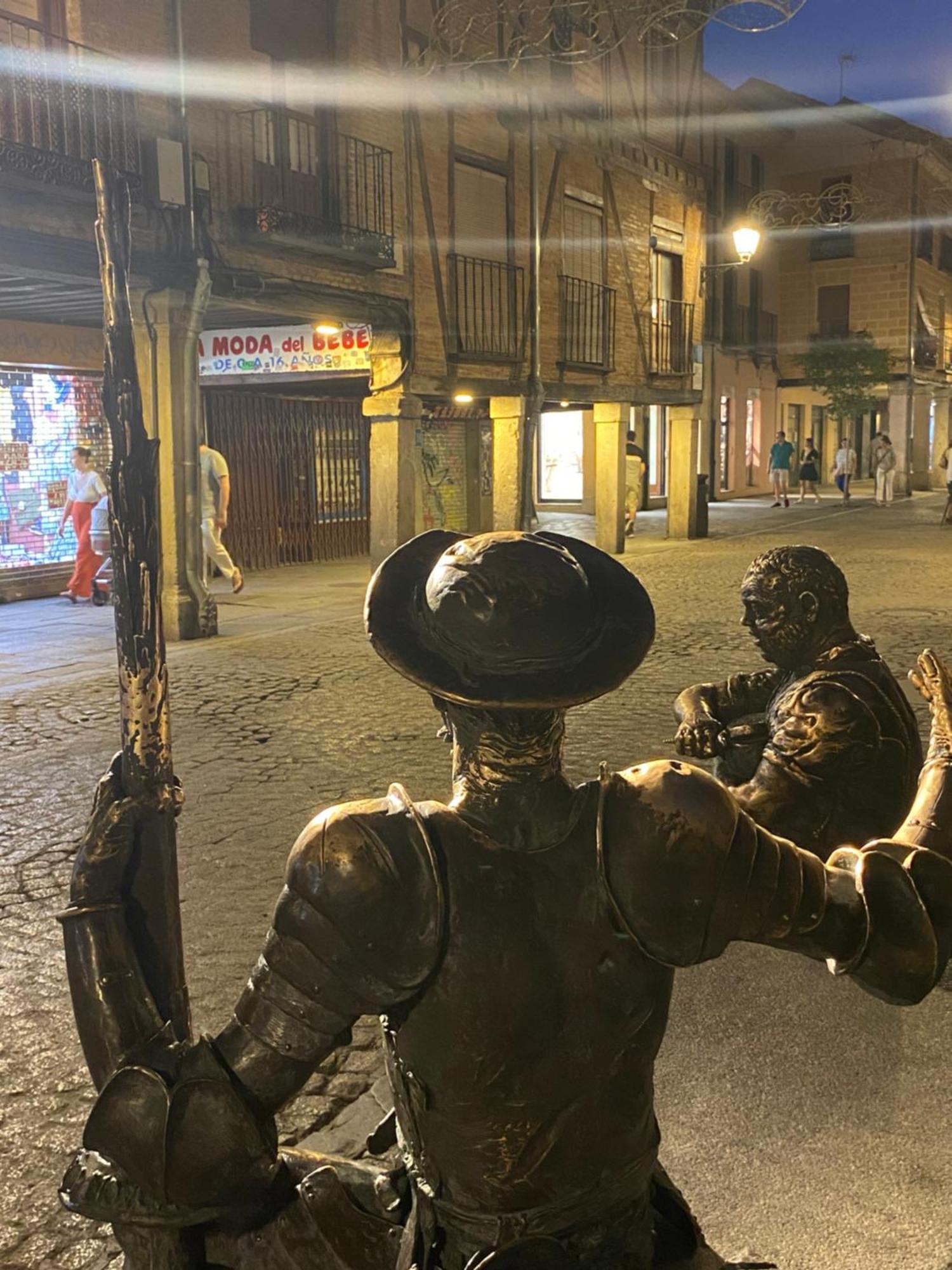 Casa De Huespedes Vecinodecerbantes Hotel Alcalá de Henares Eksteriør billede